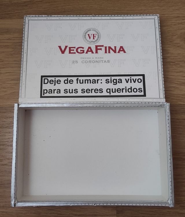 Caja puros Vegafina (VACIA)