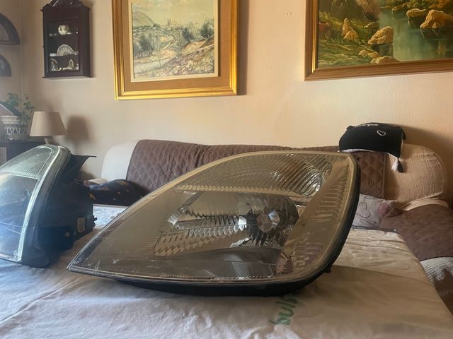 Faros originales Ford Fiesta 2015