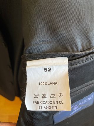 traje raya diplomática de Thomas Allend