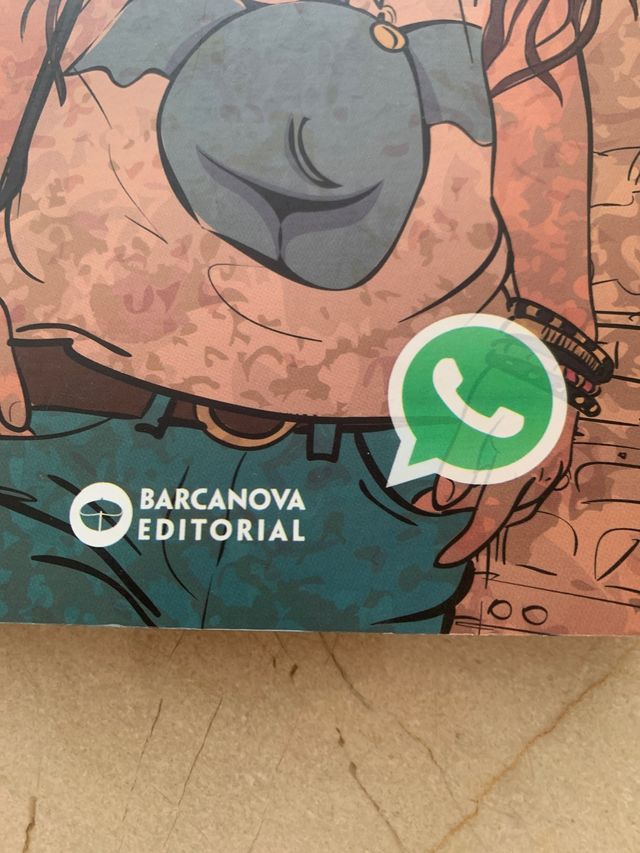 Xènia tens un whatsapp, libro.