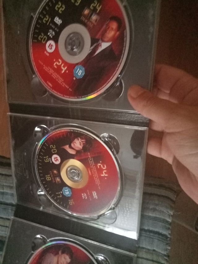 Serie 24 o.v temporada uno en DVD