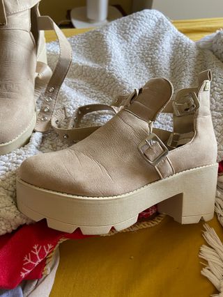 Zapatos con plataforma nuevos