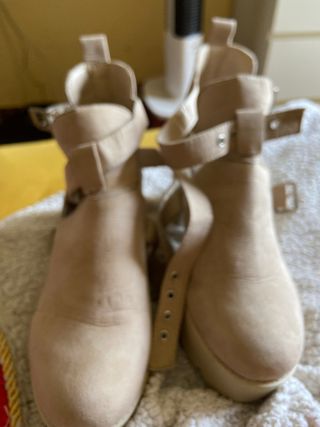 Zapatos con plataforma nuevos