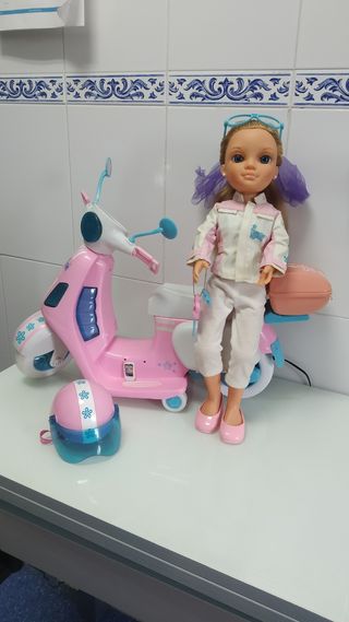 Nancy y su moto