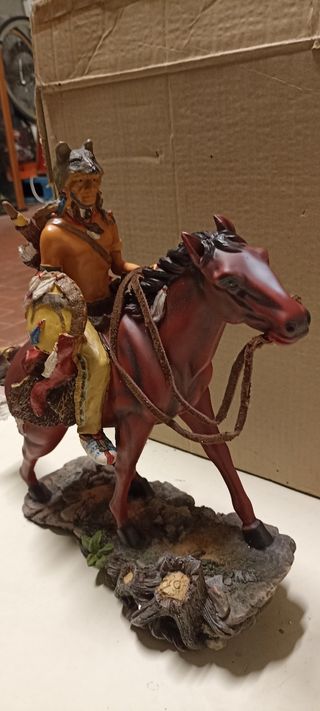grande statua in resina capo indiano a cavallo