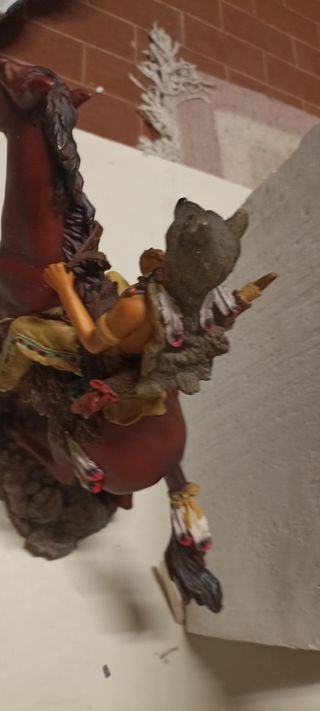 grande statua in resina capo indiano a cavallo