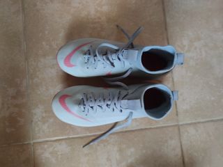 Botas de tacos de futbol