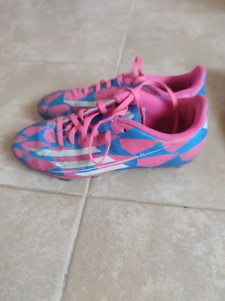 Botas de tacos de futbol