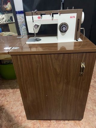 Máquina de coser ALFA