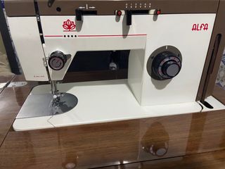 Máquina de coser ALFA