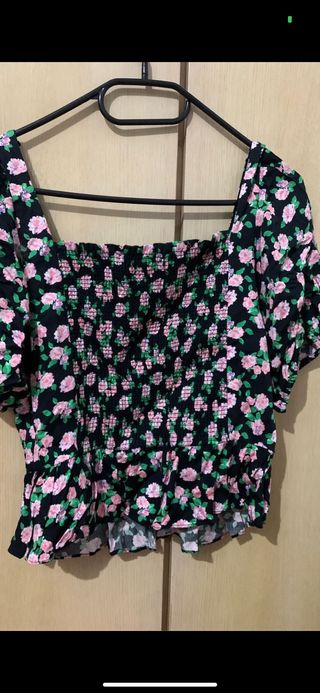 3 blusas (2 stradivarius m , 1 zara talla l)