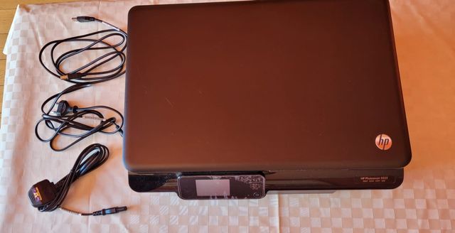 Impresora escáner HP con cartucho y accesorios