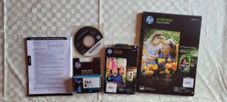 Impresora escáner HP con cartucho y accesorios