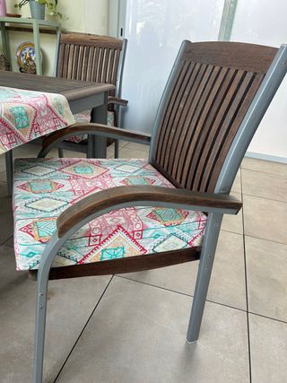 Mesa con 4 sillas 