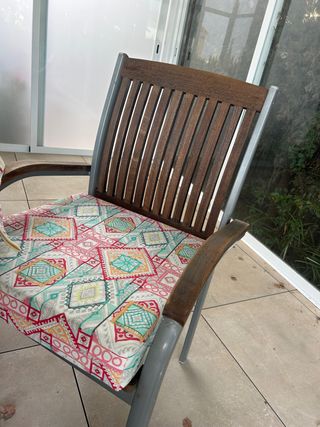 Mesa con 4 sillas 