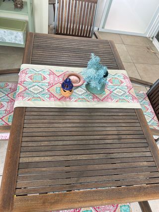 Mesa con 4 sillas 