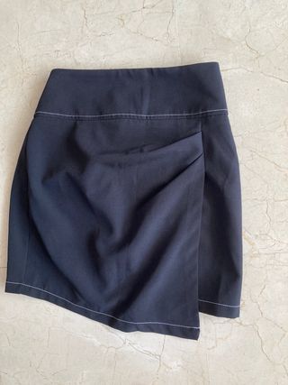 Falda asimetrica nueva ZARA