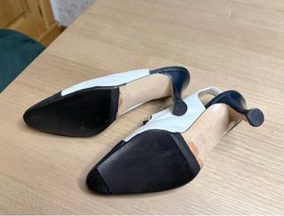 Zapatos de salón de piel marca Corte Inglés