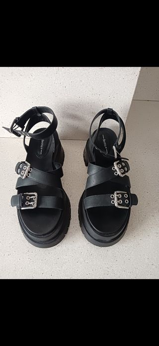 Sandalias Bershka 