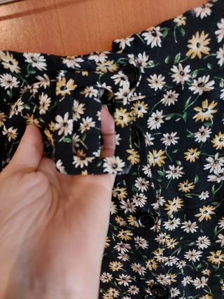 Falda midi floral de Zara talla S