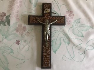 OFERTA, muy antiguo crucifijo de madera. Unico.