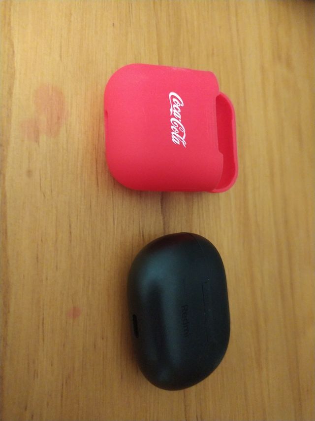 Cajita para auriculares Redmi y Funda de CocaCola
