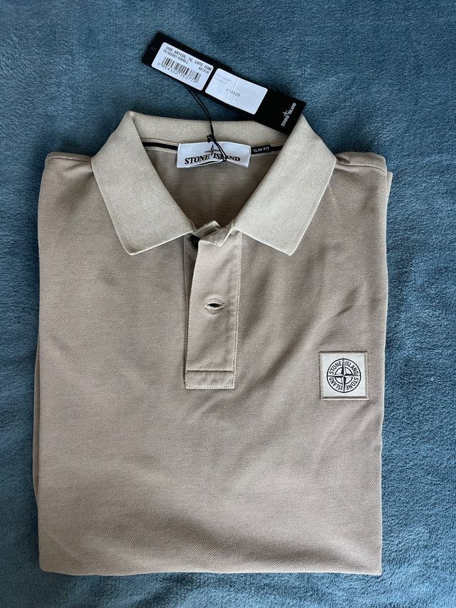 Camiseta stole island