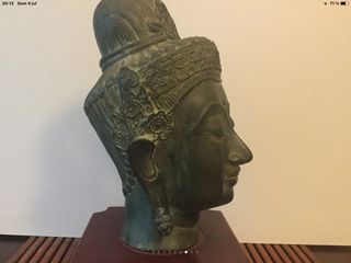 Estatua de bronce 