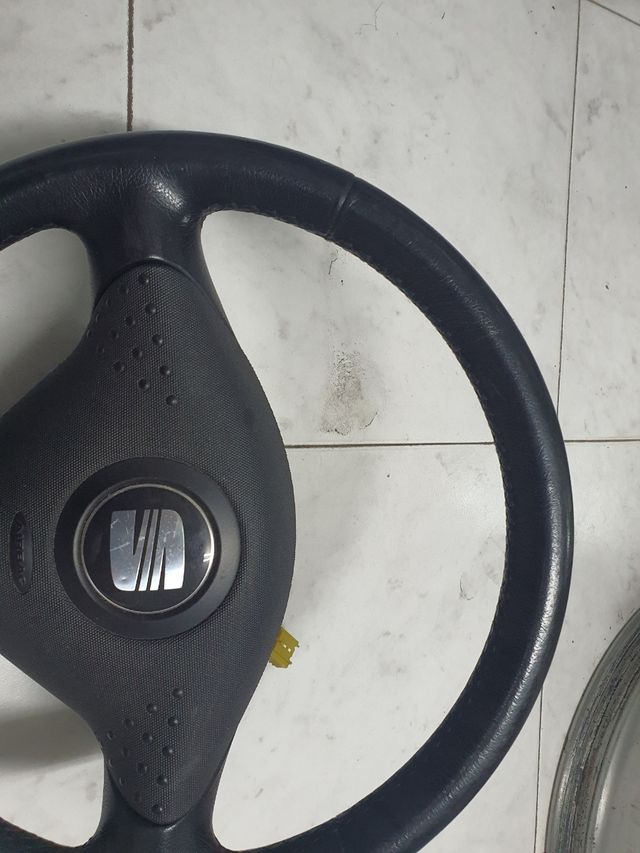 Volante Seat Ibiza 6K2 cuero+Airbag