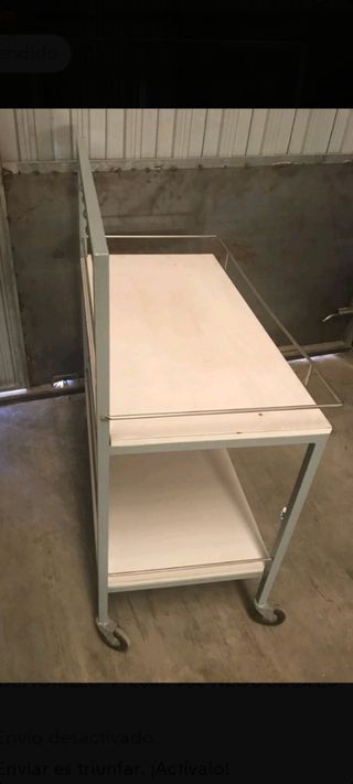 Mesa de trabajo con ruedas 