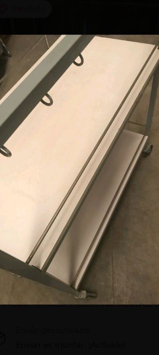 Mesa de trabajo con ruedas 