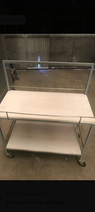 Mesa de trabajo con ruedas 