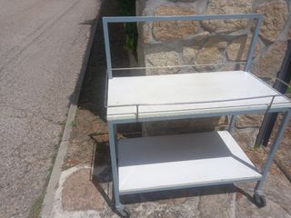 Mesa de trabajo con ruedas 