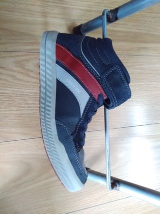 Botas Geox azul detalles burdeos,gris.