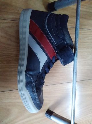 Botas Geox azul detalles burdeos,gris.