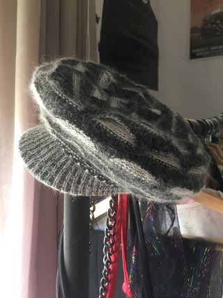 Gorro de lana gris