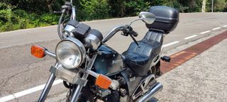 Moto Suzuki Chopper 550L