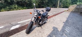 Moto Suzuki Chopper 550L