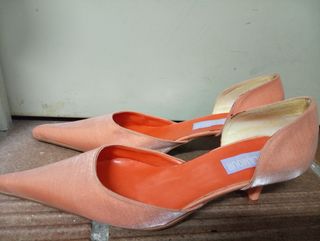 Zapato salón color naranja. NUEVO