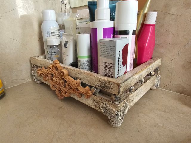 Caja decorada para baño