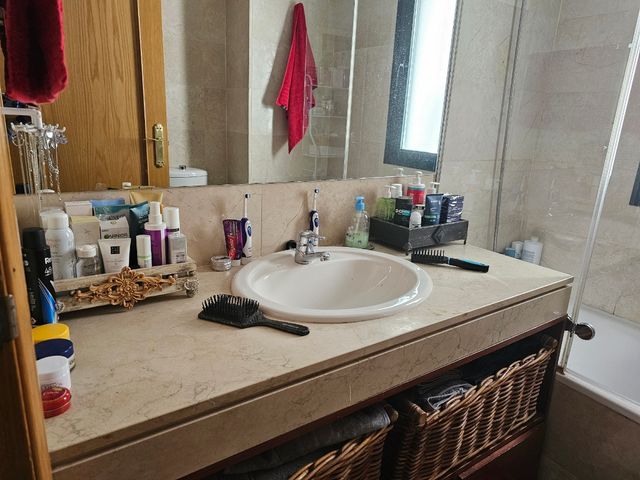 Caja decorada para baño