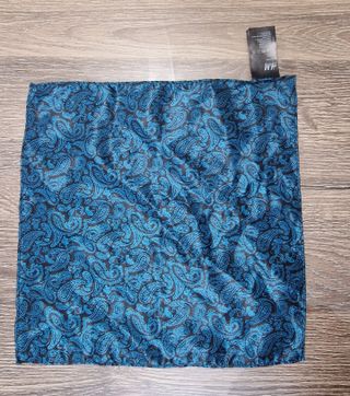 Pañuelo nuevo cuadraso de bolsillo