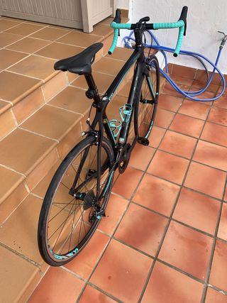 Bicicleta de carretera Bianchi con 3 juegos ruedas