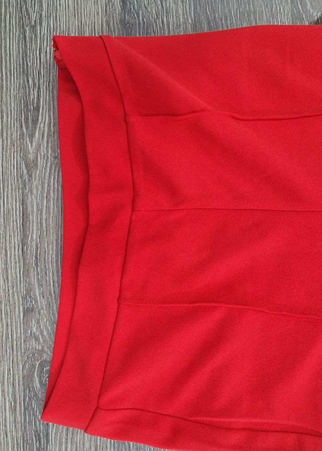 Pantalon rojo acampanado