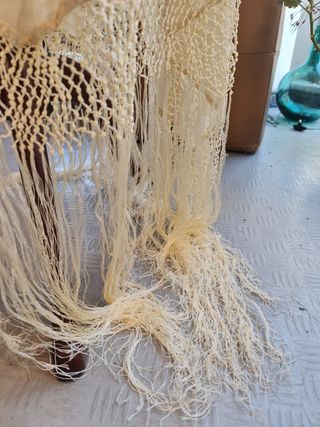 Mantón de Manila en seda blanca