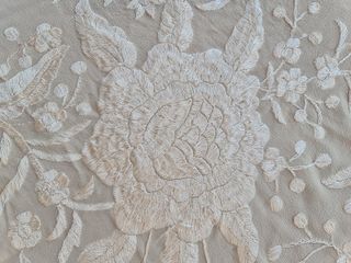 Mantón de Manila en seda blanca