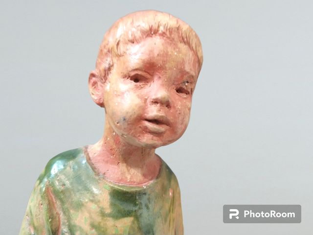 Escultura Niño en pijama