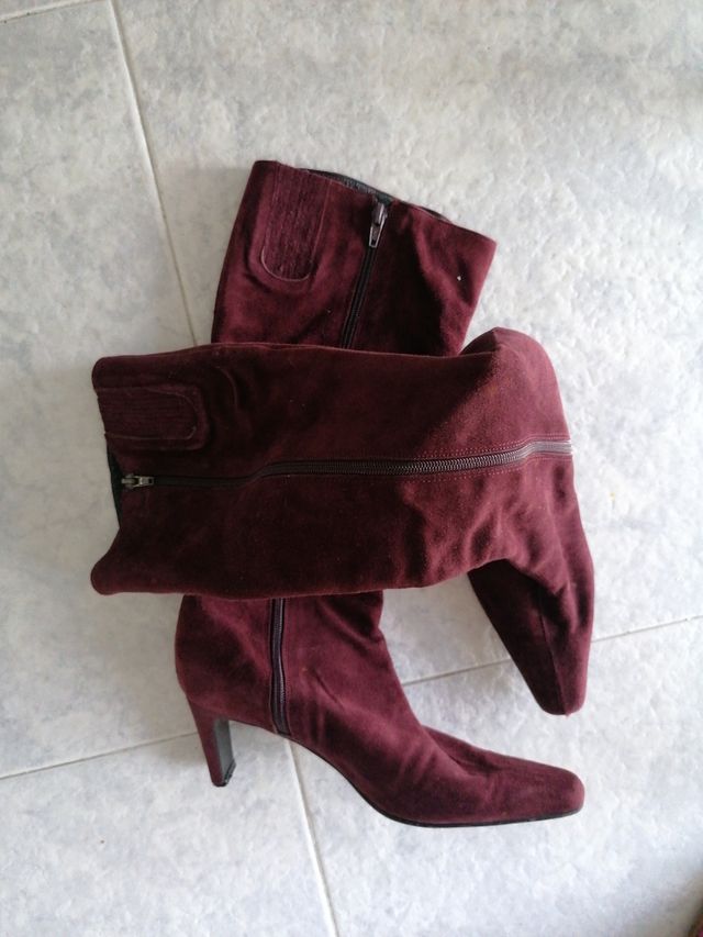 botas de ante color vino