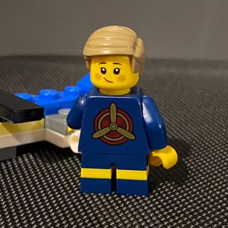 Lego minifiguras niño fan aviación