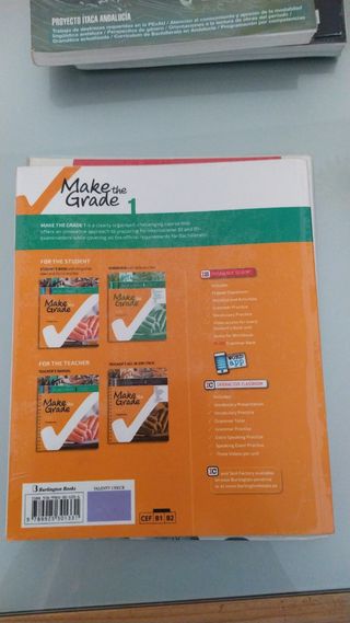 4 libros  de 1° Bachillerato en perfecto estado